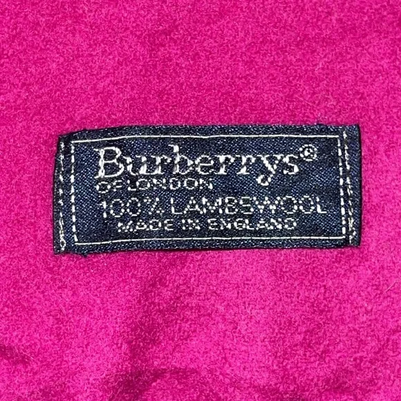 Preloved Burberry lambwool scarf great condition pink purplish color 74”X14 1/2”
